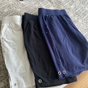 💐 Bundle of 3 Sport Savvy Shorts 💐